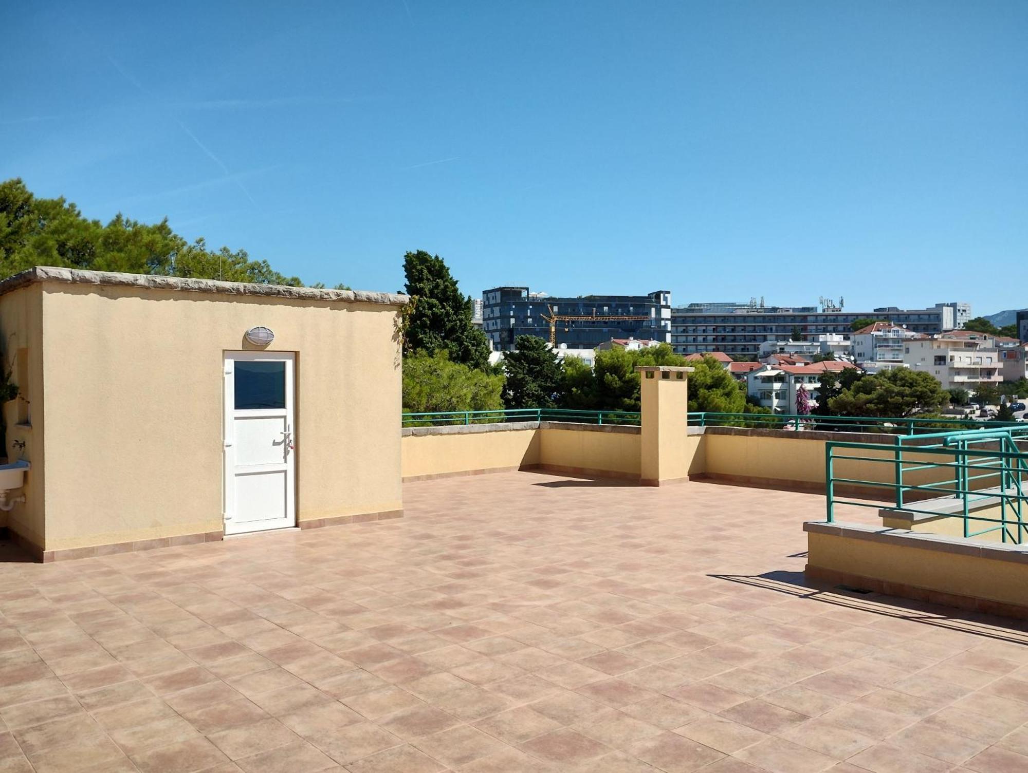 Old Captain'S Apartments - In A Pine Wood By The Sea And Tennis Courts Split Exterior photo